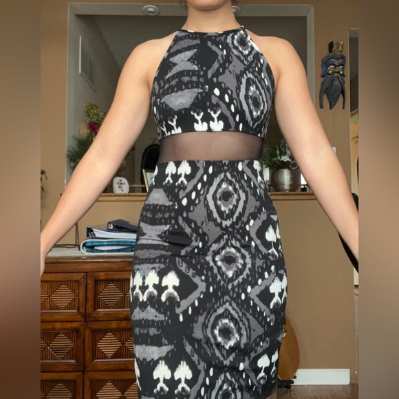 Coord Dress with Mesh - Picture 2 of 12